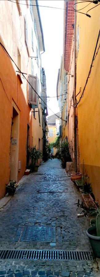 Beautiful Renovated Studio With View- Old Hyères المظهر الخارجي الصورة