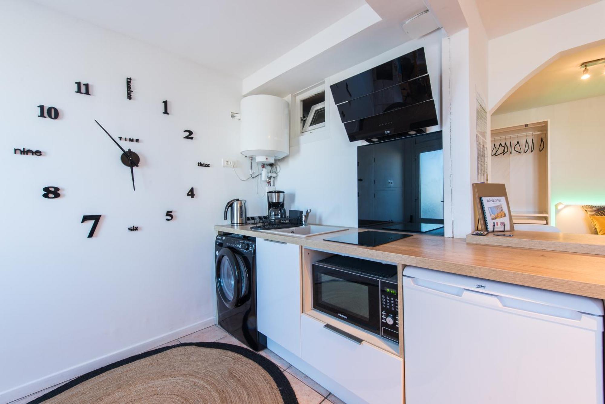 Beautiful Renovated Studio With View- Old Hyères المظهر الخارجي الصورة