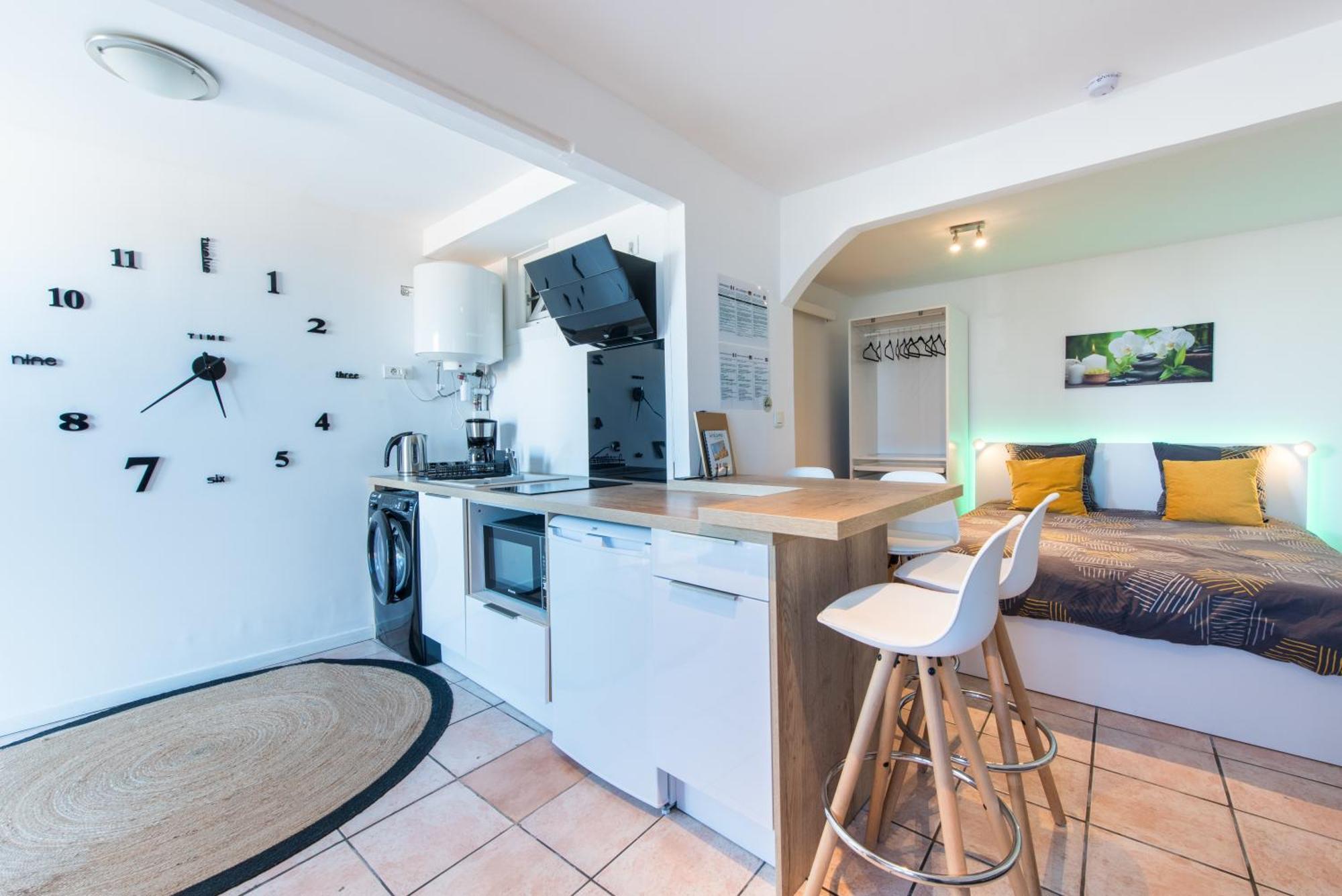 Beautiful Renovated Studio With View- Old Hyères المظهر الخارجي الصورة