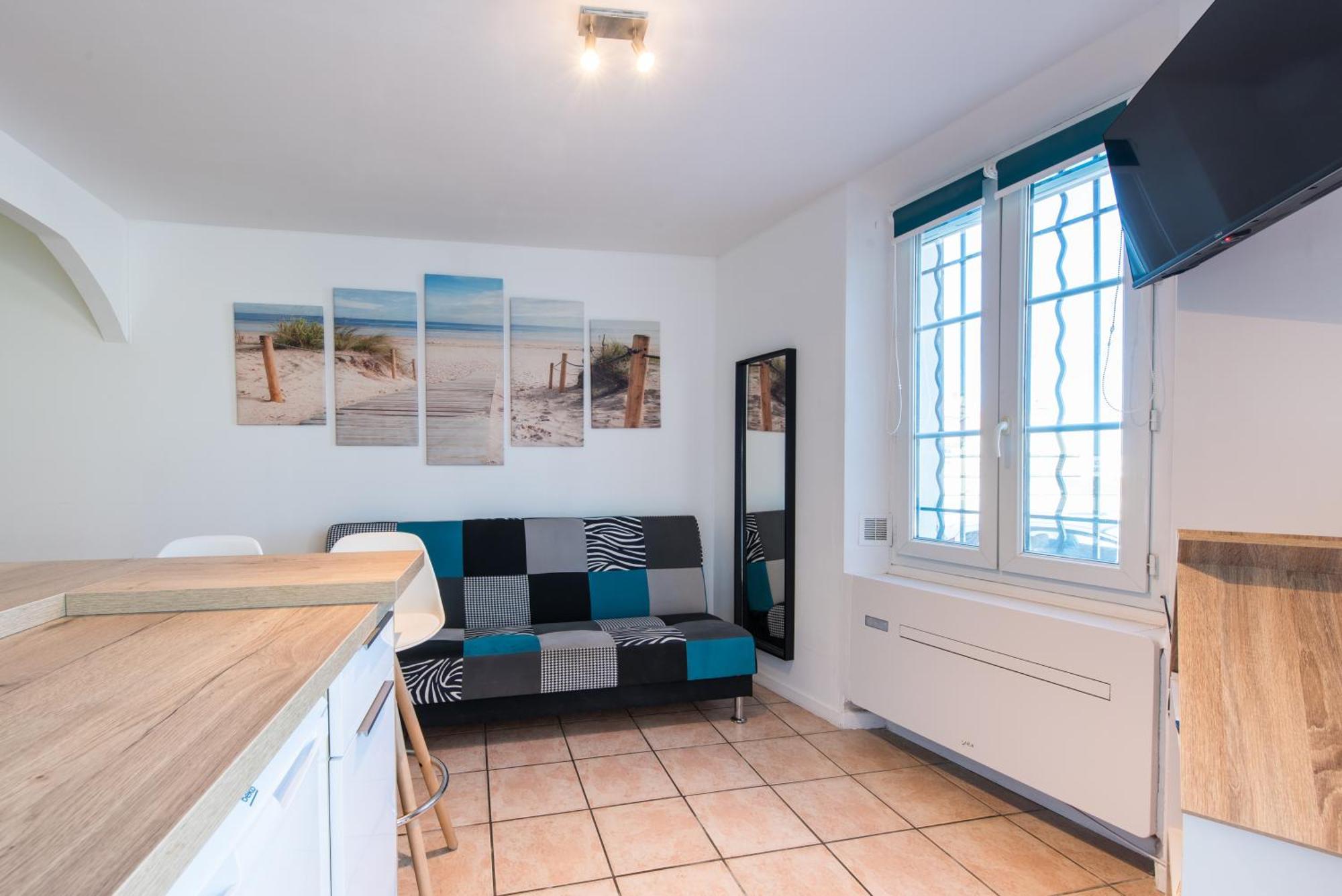 Beautiful Renovated Studio With View- Old Hyères المظهر الخارجي الصورة